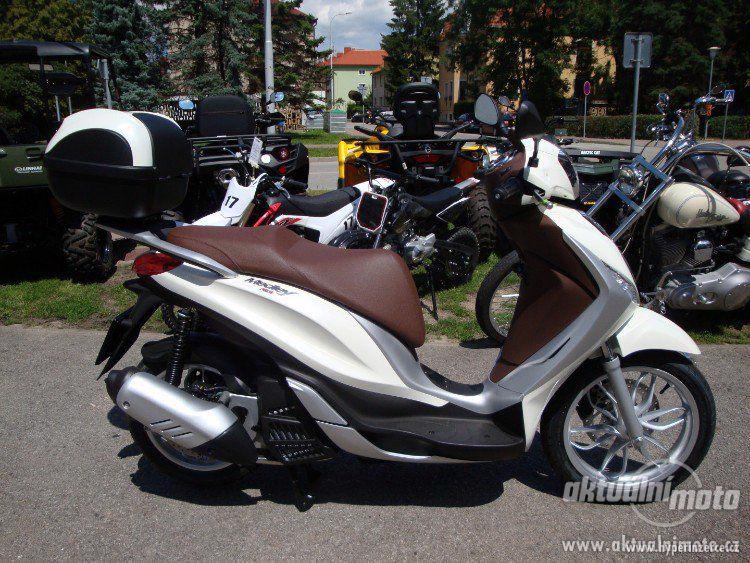 Prodej motocyklu Piaggio Beverly 125 - foto 2