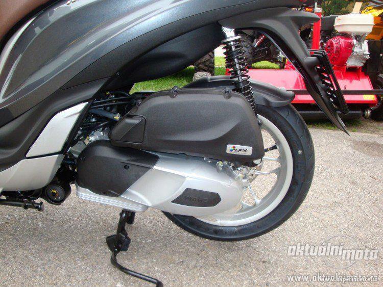 Prodej motocyklu Piaggio Beverly 125 - foto 12