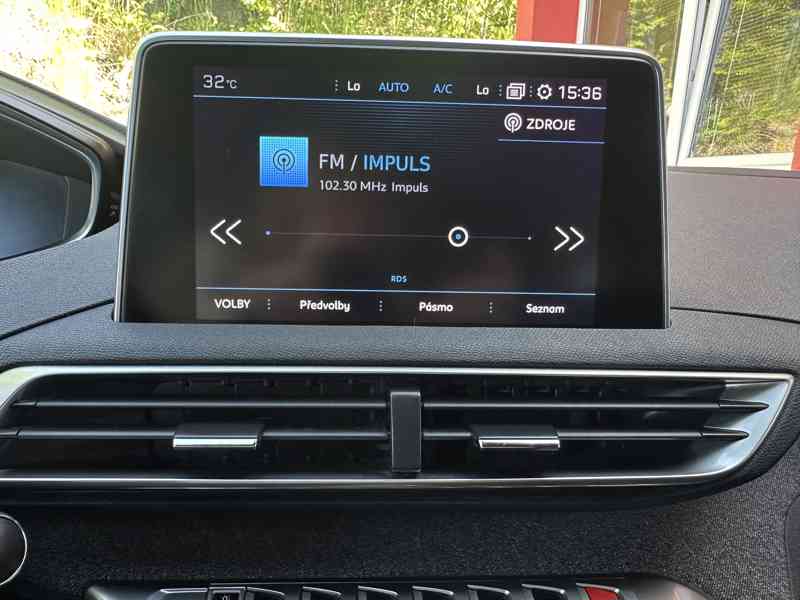 Peugeot 5008 1.5HDi 96KW/GTLINE/7MÍST/1MAJ - foto 29