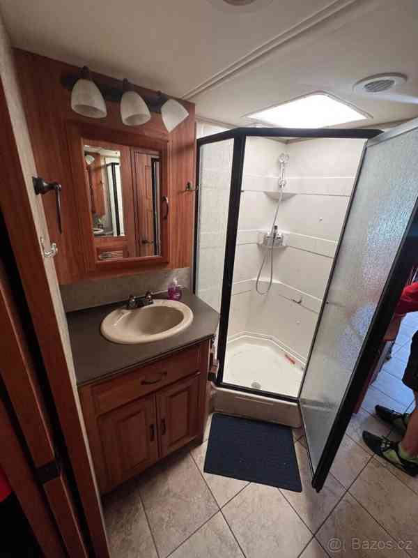 Ostatní Prodám obytný speciál Coachmen - foto 9