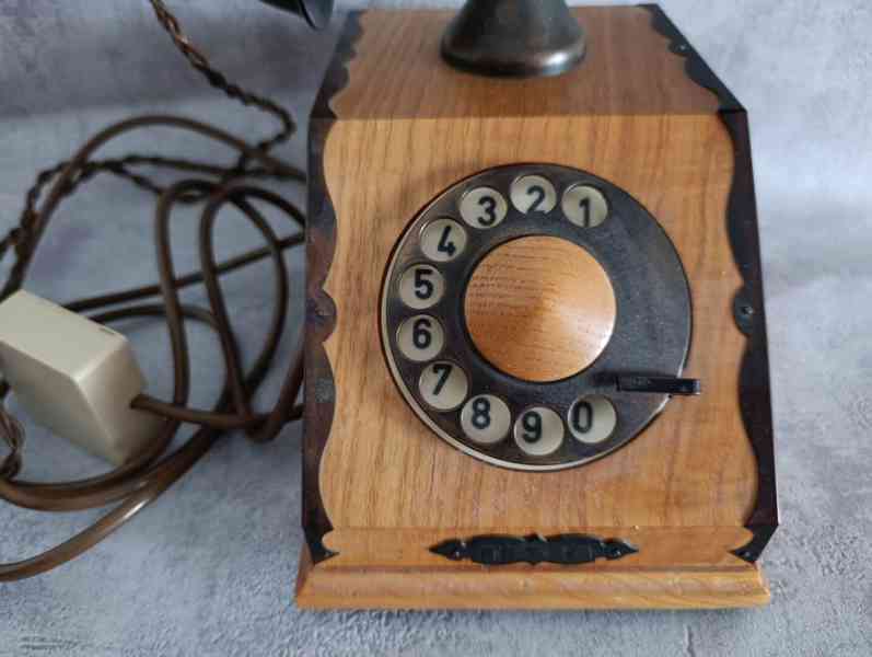 Starý orig.telefon Tesla do sbírky, k dekoraci - foto 2