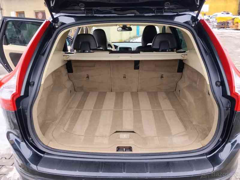 Volvo XC60 2,0 - foto 9