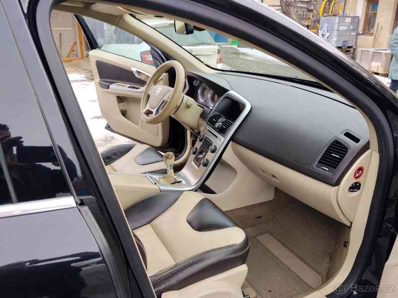 Volvo XC60 2,0 - foto 6