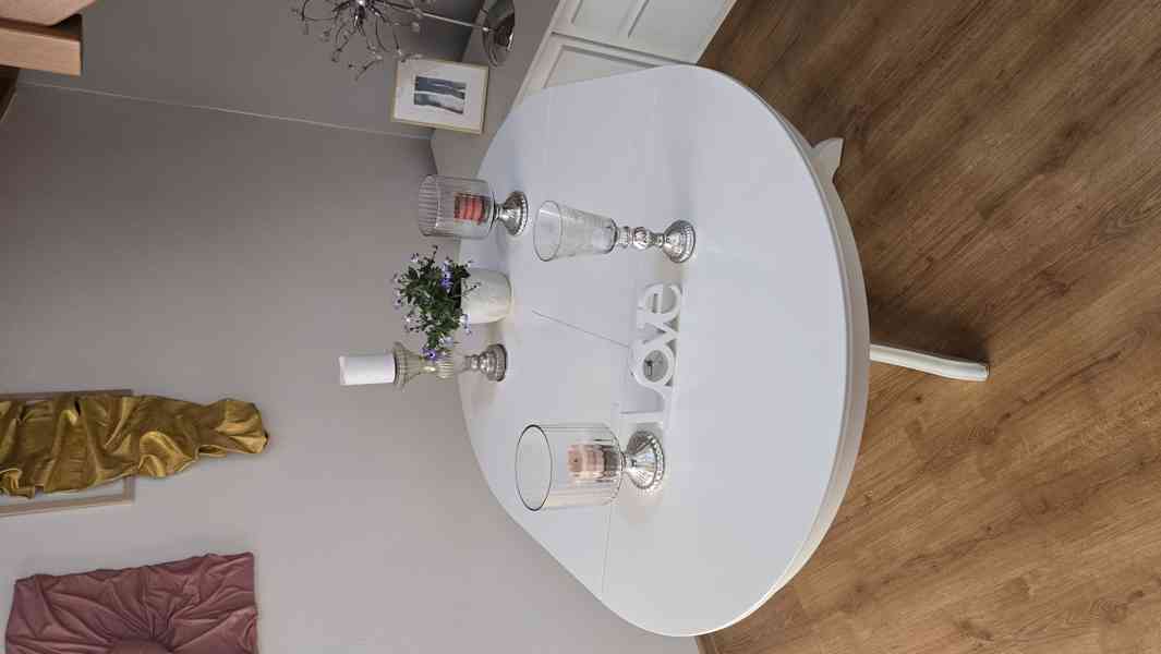 Bílý masivní rozkladací jídelní stůl, Ikea - foto 2