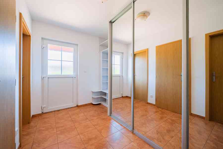 Prodej rodinného domu se zimní zahradou 160 m², pozem.816 m² - foto 15