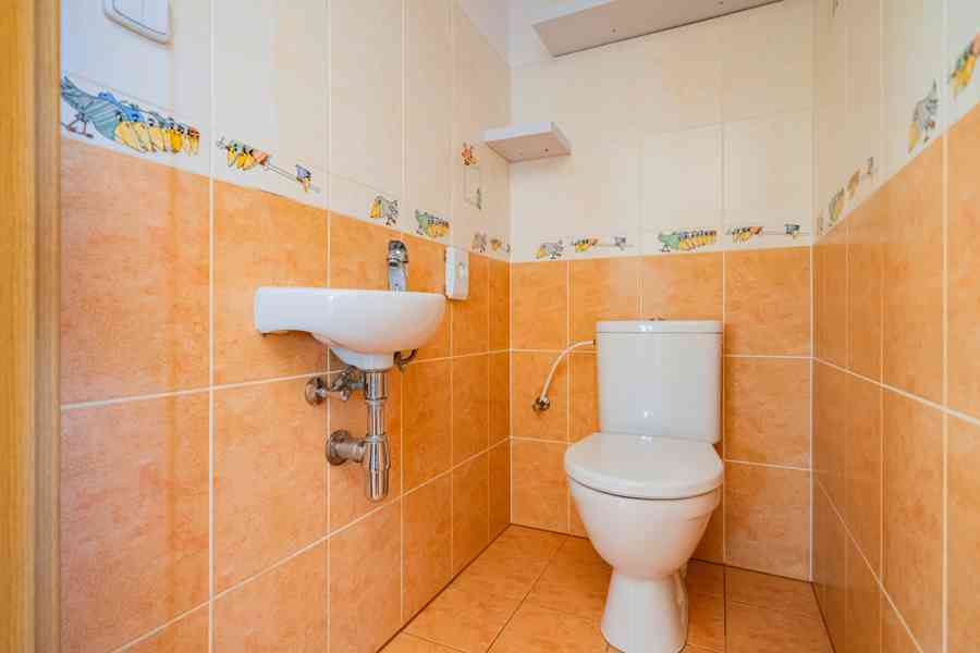 Prodej rodinného domu se zimní zahradou 160 m², pozem.816 m² - foto 20