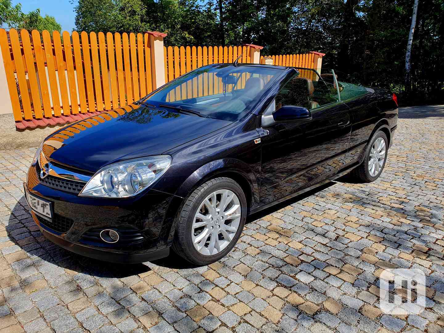 Prodám Opel Astra TwinTop 1,8 16V 103 kW Cosmo - foto 1