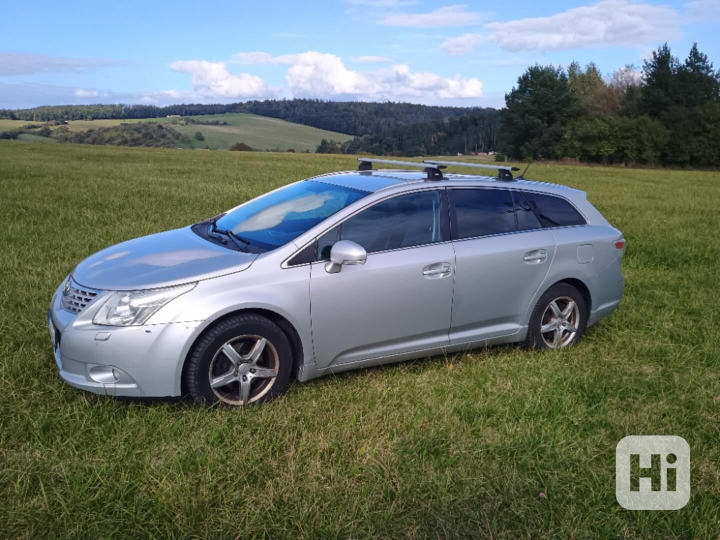 Toyota Avensis - foto 1