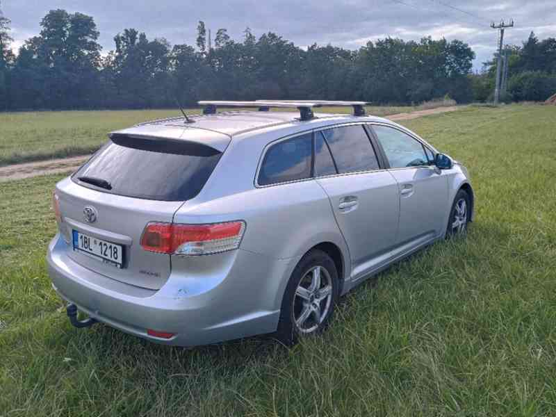 Toyota Avensis - foto 4