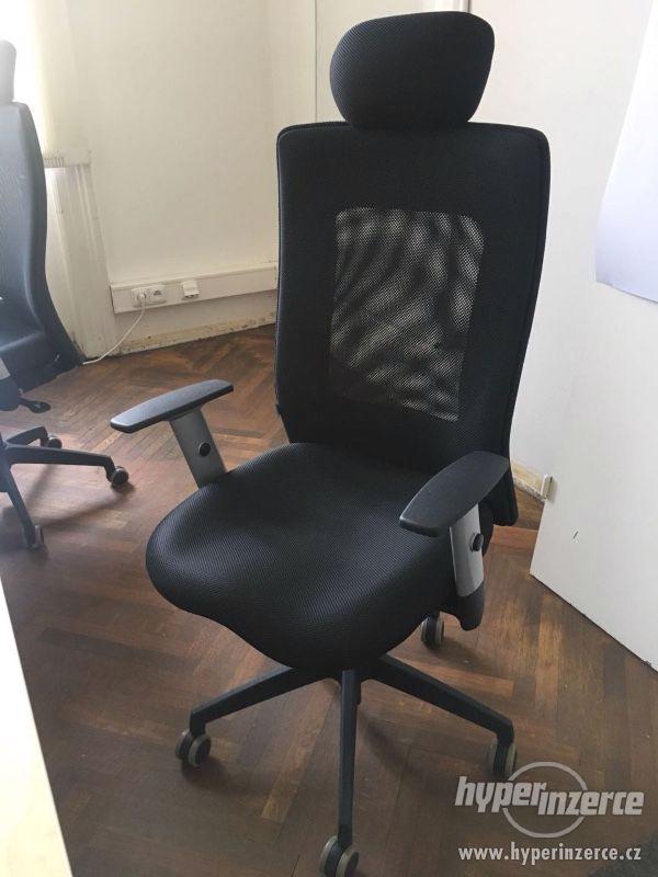 Kolečková židle - foto 1
