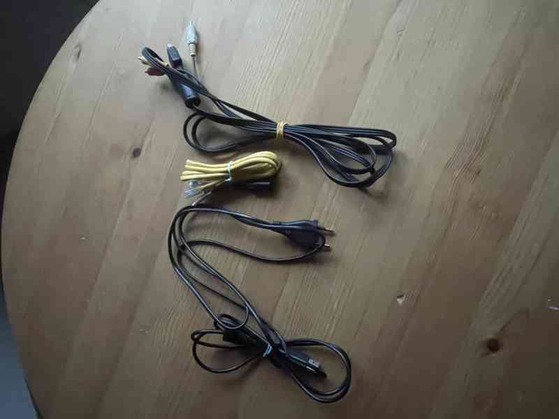 PlayStation 3 Super Slim + kabely - foto 2