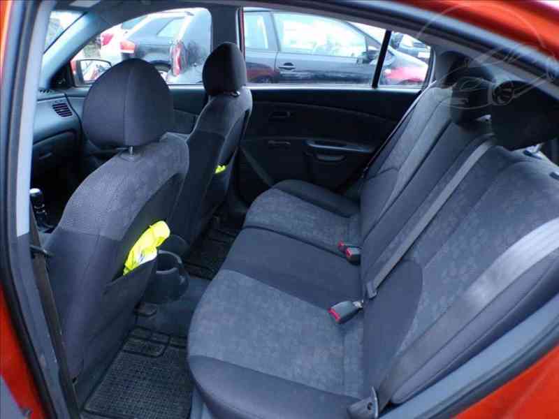 Kia Rio 1,4 16V - foto 8