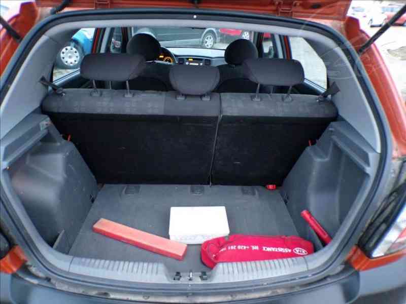 Kia Rio 1,4 16V - foto 9