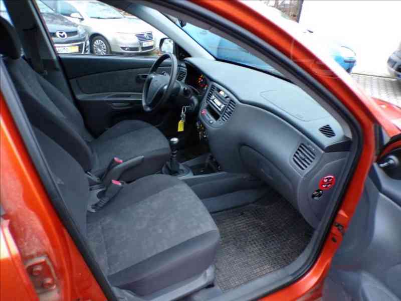 Kia Rio 1,4 16V - foto 11