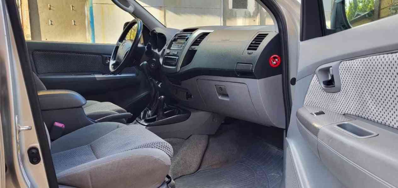 Toyota Hilux 3.0 D4D 126kw - foto 10