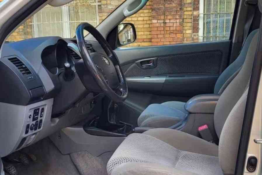 Toyota Hilux 3.0 D4D 126kw - foto 8