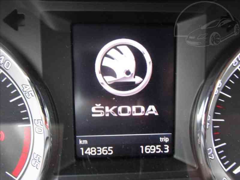 Škoda Octavia 1,6 TDI DSG STYLE-DPH - foto 6