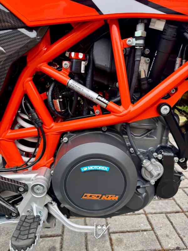 KTM 690 SMC R - foto 12