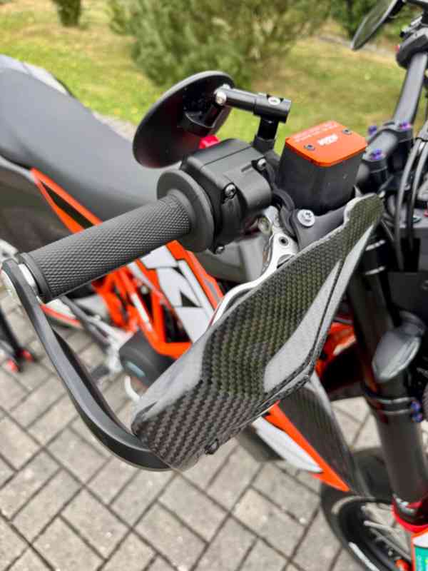 KTM 690 SMC R - foto 15