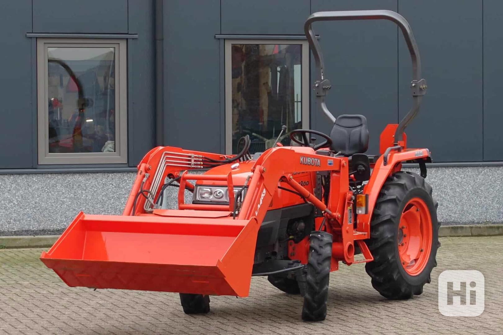 Kubota L3200 4WD - foto 1