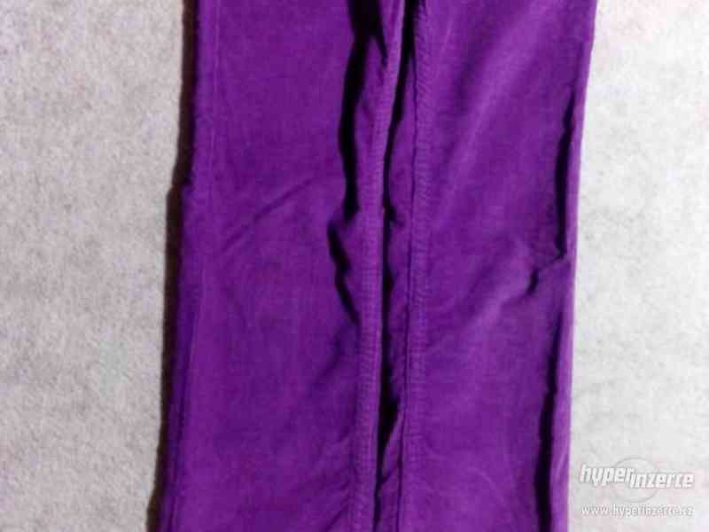 Prodám fialové manžestrové kalhoty zn. Palomino, vel. 122 - foto 2