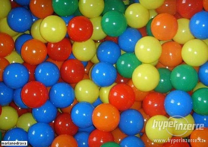 NOVÉ BAREVNÉ MÍČKY, BALONKY, KULIČKY - 1000 KS - foto 1