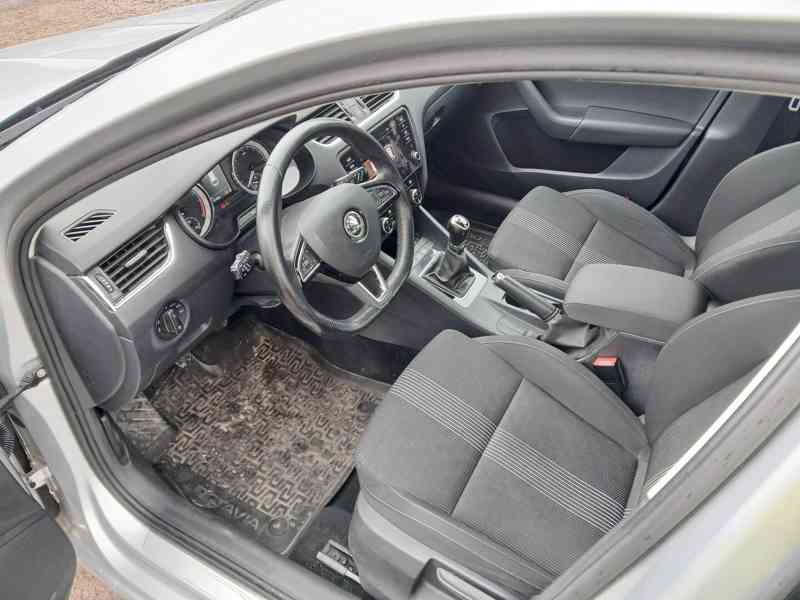 ŠKODA Octavia Combi Style 2,0 TDI 110 kW - foto 10