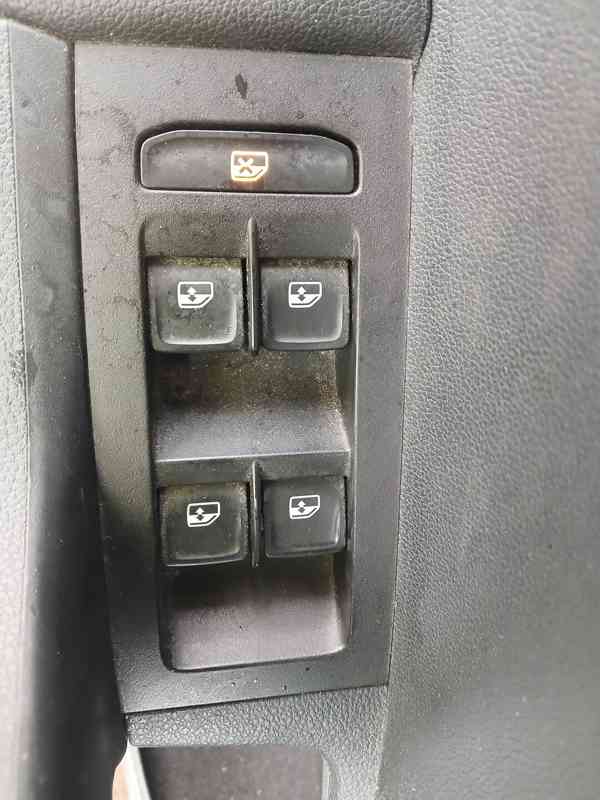 ŠKODA Octavia Combi Style 2,0 TDI 110 kW - foto 18