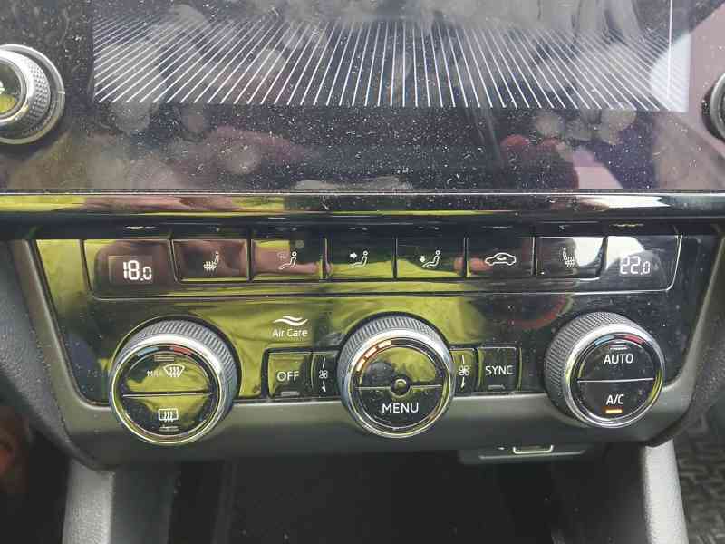 ŠKODA Octavia Combi Style 2,0 TDI 110 kW - foto 29