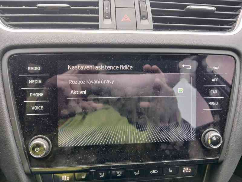 ŠKODA Octavia Combi Style 2,0 TDI 110 kW - foto 28