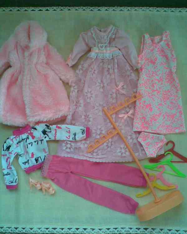 Nové oblečení na Barbie - foto 8
