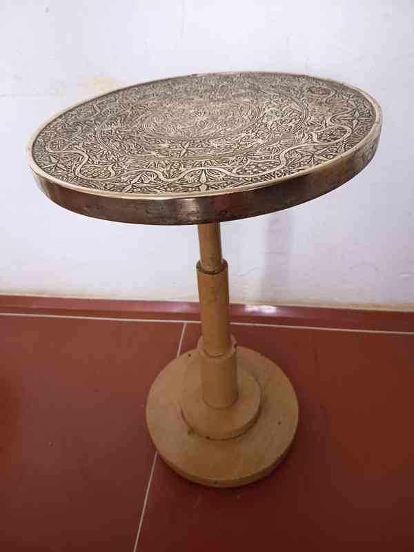 Orientální malý kulatý stolek - foto 3