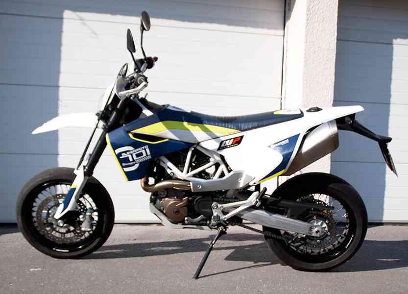 Husqvarna 701 Supermoto  - foto 2