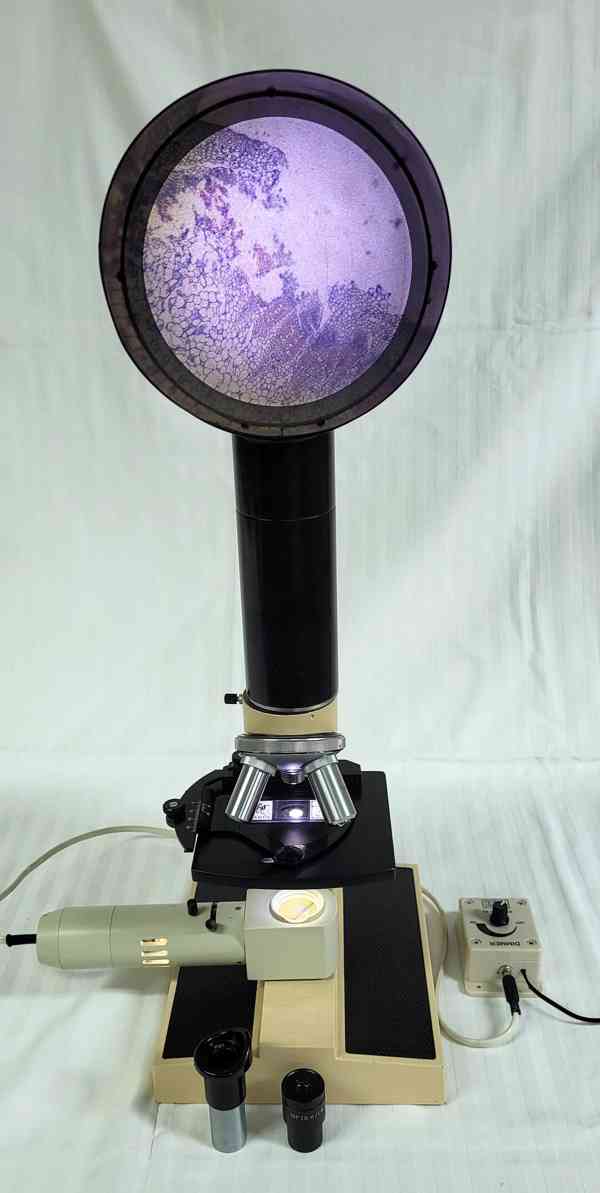Prodám osvědčený studentský monokulární mikroskop s projekcí