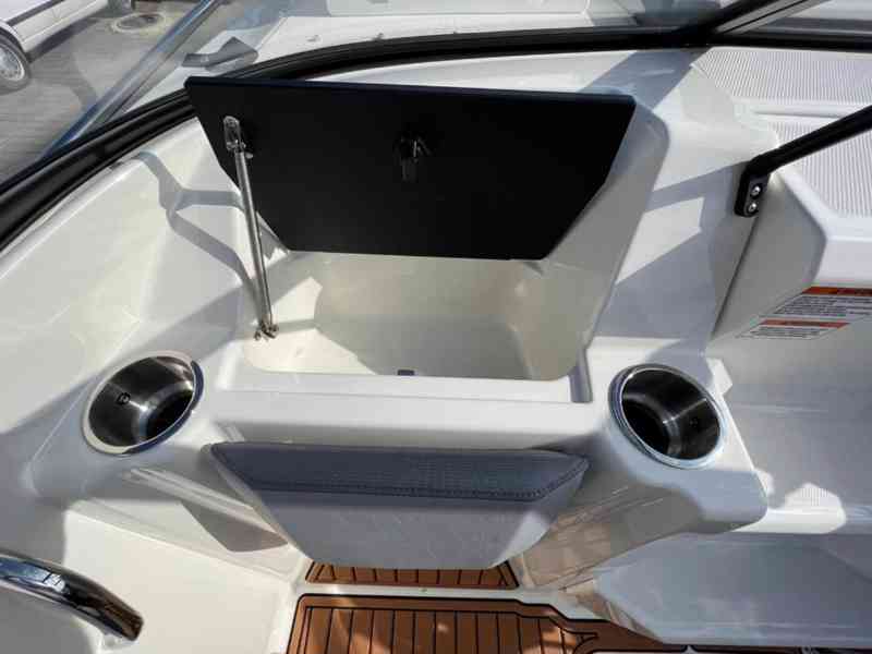 BAYLINER VR-6 Cuddy + MERCRUISER 4.5l V6 MPI 250ps - foto 8