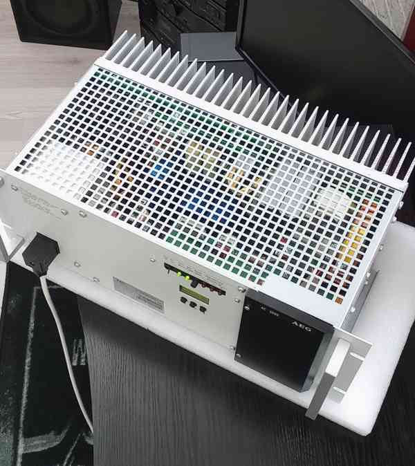 Profesionální Zdroj AEG AC 3000 CAN 24V/100A Napájení 230V V - foto 2