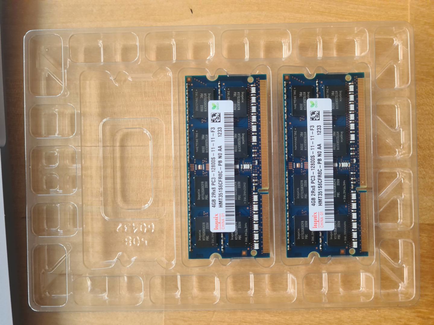 Hynix 4GB DDR3 SODIMM 1600MHz CL11 HMT351S6CFR8C-PB - foto 1
