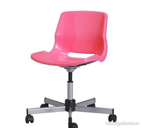 Otočná židle IKEA SNILLE růžové barvy - foto 1