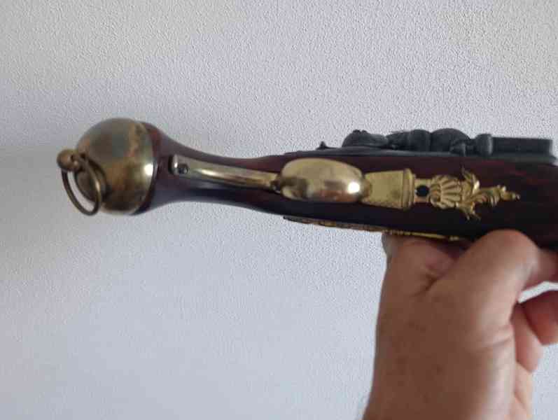 Starší replika, pistole - bambitka, hezky zachovalá. Nápis - - foto 14