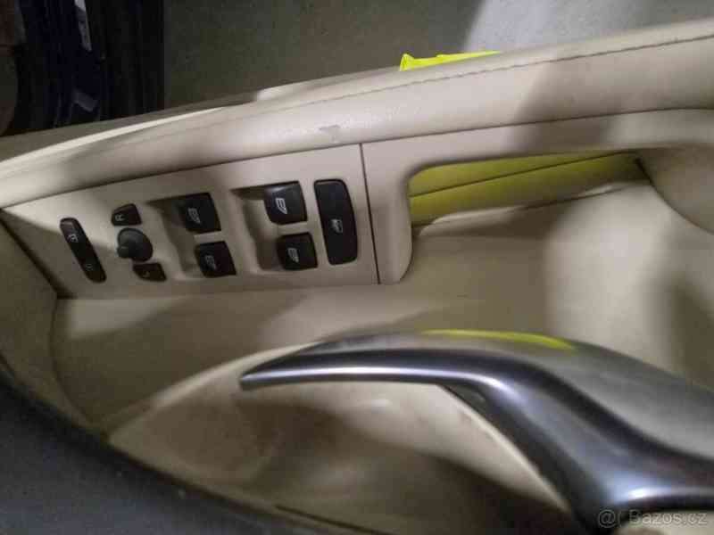 Volvo V70 2,4   D5 4x4 158KW - foto 11