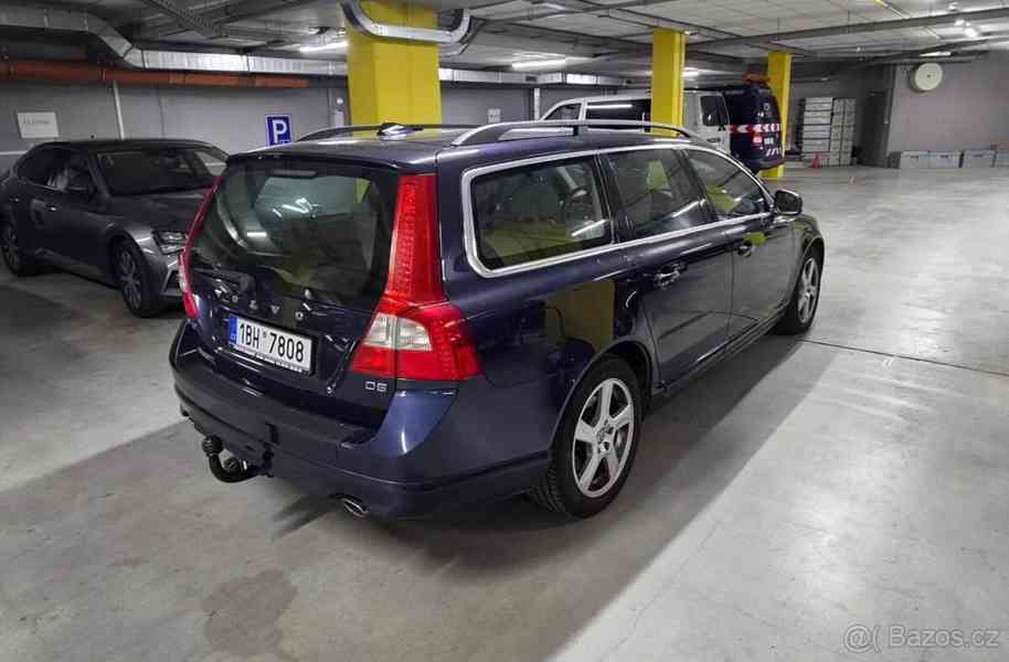 Volvo V70 2,4   D5 4x4 158KW - foto 4