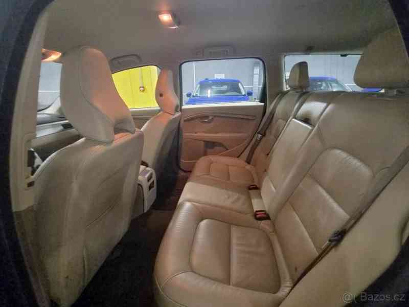 Volvo V70 2,4   D5 4x4 158KW - foto 13