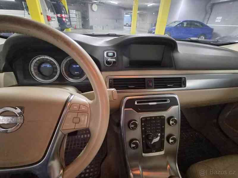 Volvo V70 2,4   D5 4x4 158KW - foto 16