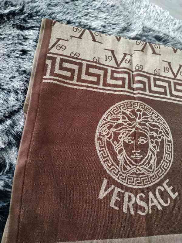 šátek Versace - foto 1