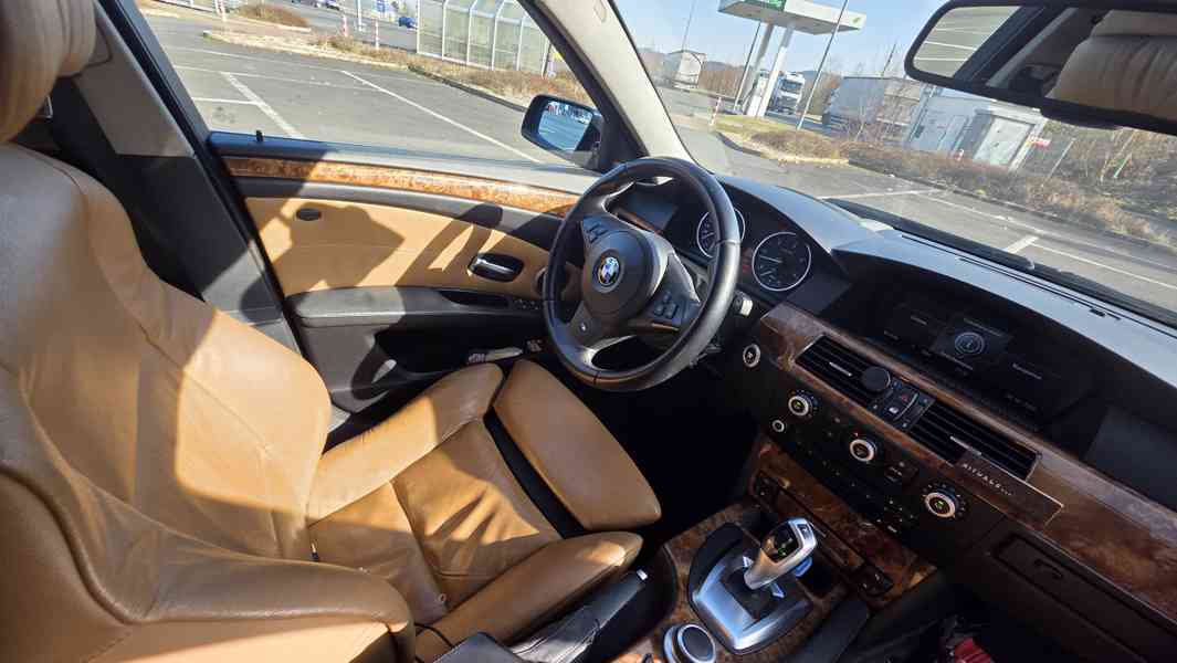 BMW 530 D - rok 2007 - foto 8