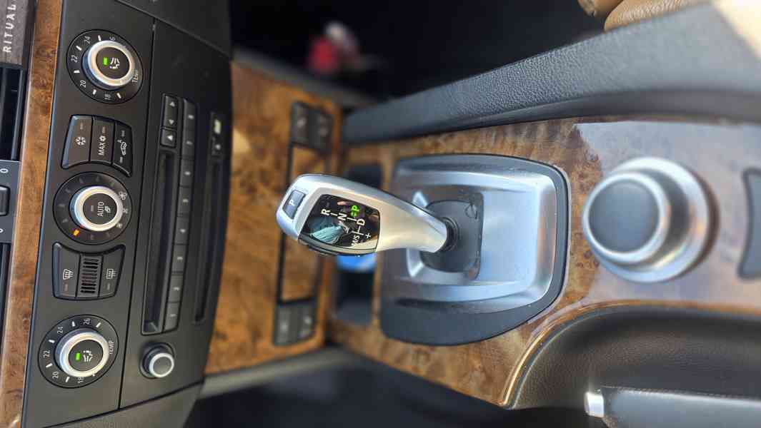 BMW 530 D - rok 2007 - foto 4
