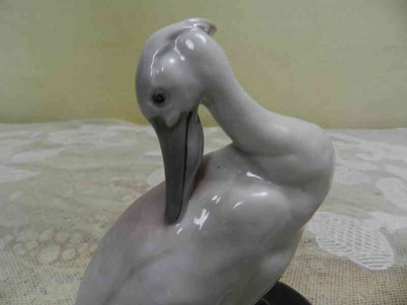 Hezká porcelánová plastika pták Pelikán Eichwald Dubí - foto 2