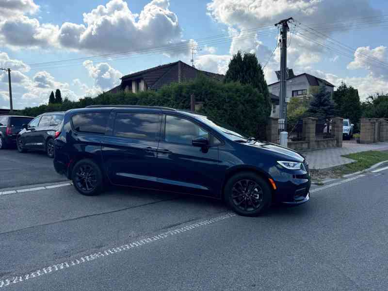 Chrysler Pacifica 3.6 S RU DVD Nový model 2022 - foto 1