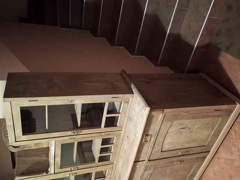 stará dubová kredenc 187 - foto 3