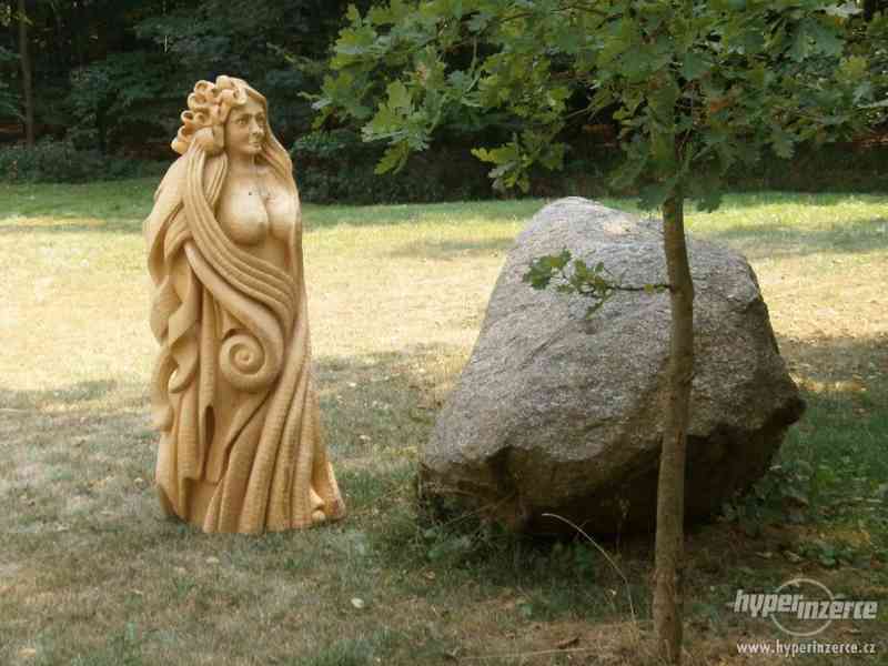 Dřevěná socha - foto 1